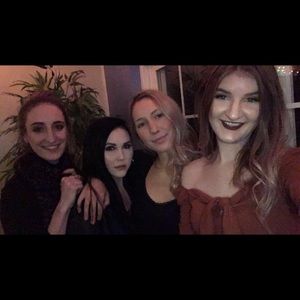 Meet your Posher, Emily